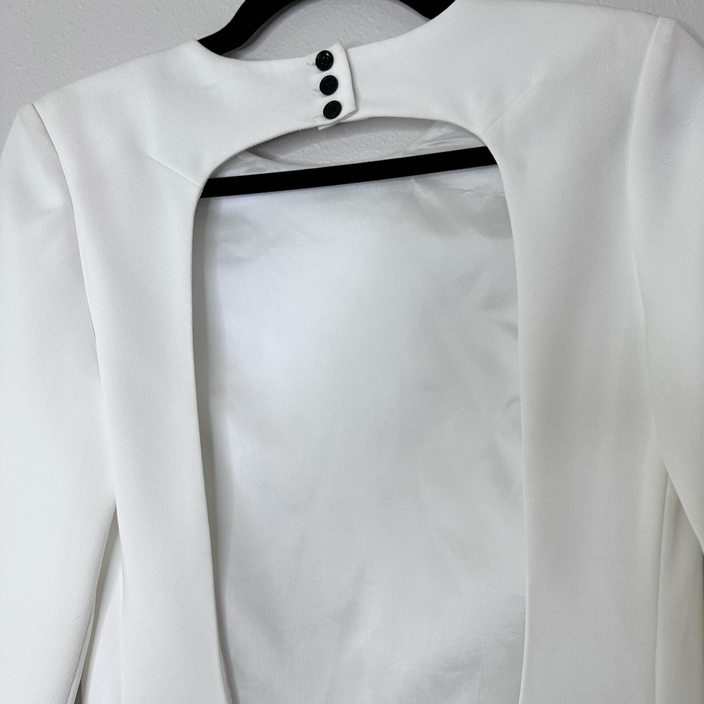 Elegant White Long Sleeve Dress - Picture 6 of 9